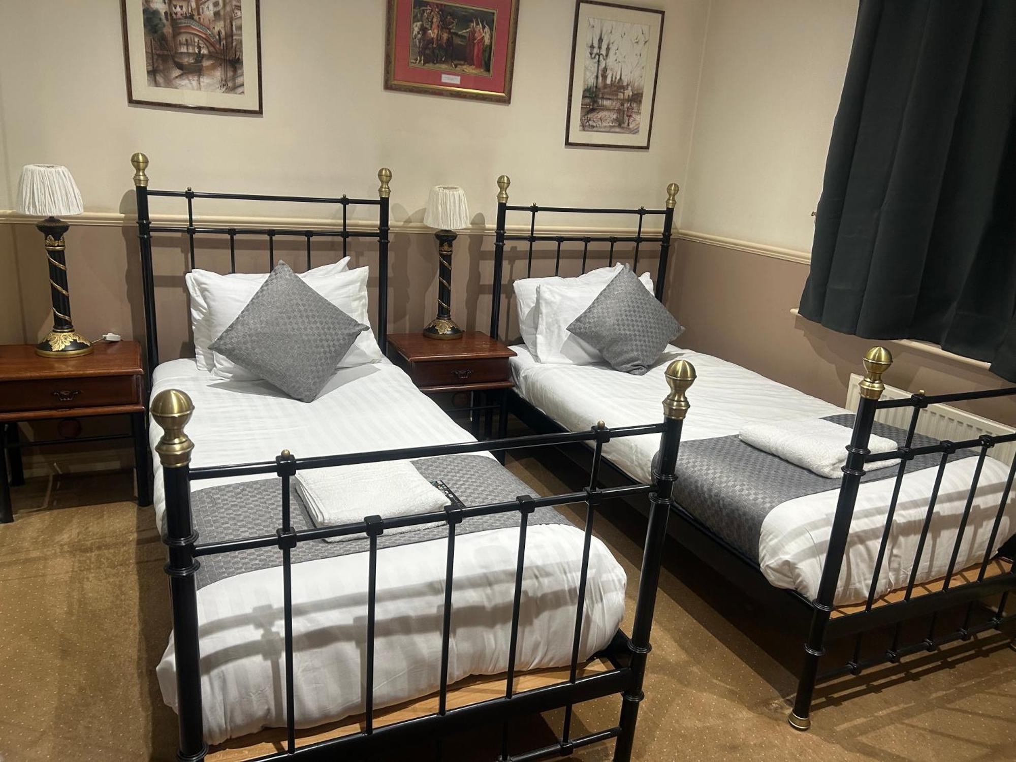 Arden Guest House B&B - Nec Birmingham - Birmingham Airport Bickenhill Bagian luar foto