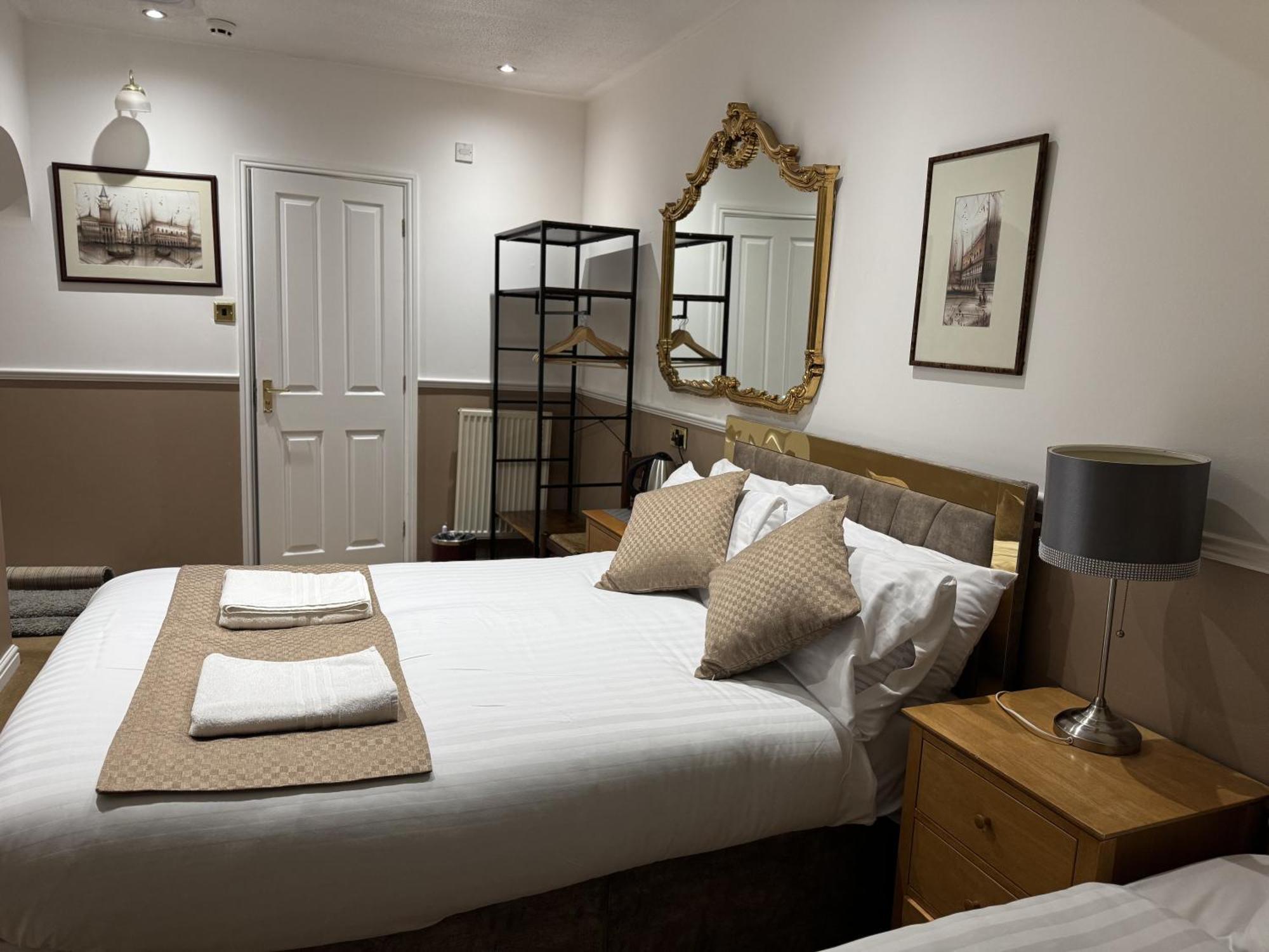 Arden Guest House B&B - Nec Birmingham - Birmingham Airport Bickenhill Bagian luar foto